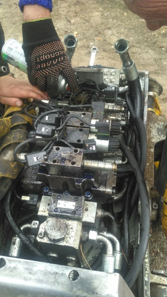 Выездной ремонт спецтехники в Поставском районе