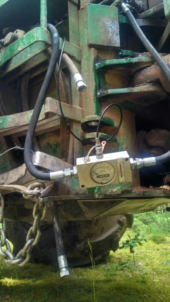 Выездной ремонт Амкодор 2661 в лесных условиях