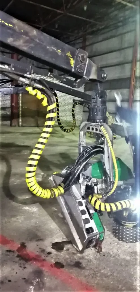 Выездной ремонт манипулятора харвестера Амкодор 2541