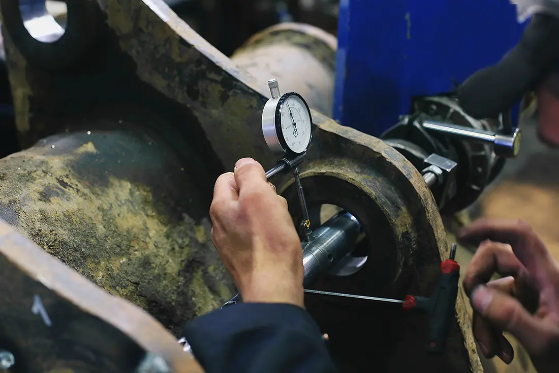 Восстановление проушин ковша экскаватора JSB-160