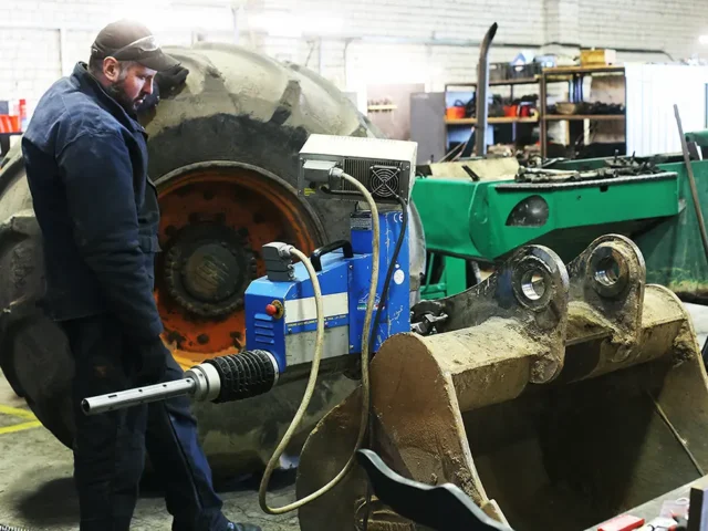 Восстановление проушин ковша экскаватора JSB-160