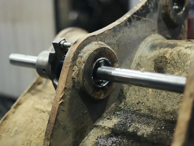 Восстановление проушин ковша экскаватора JSB-160