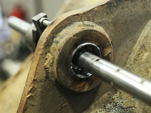 Восстановление проушин ковша экскаватора JSB-160