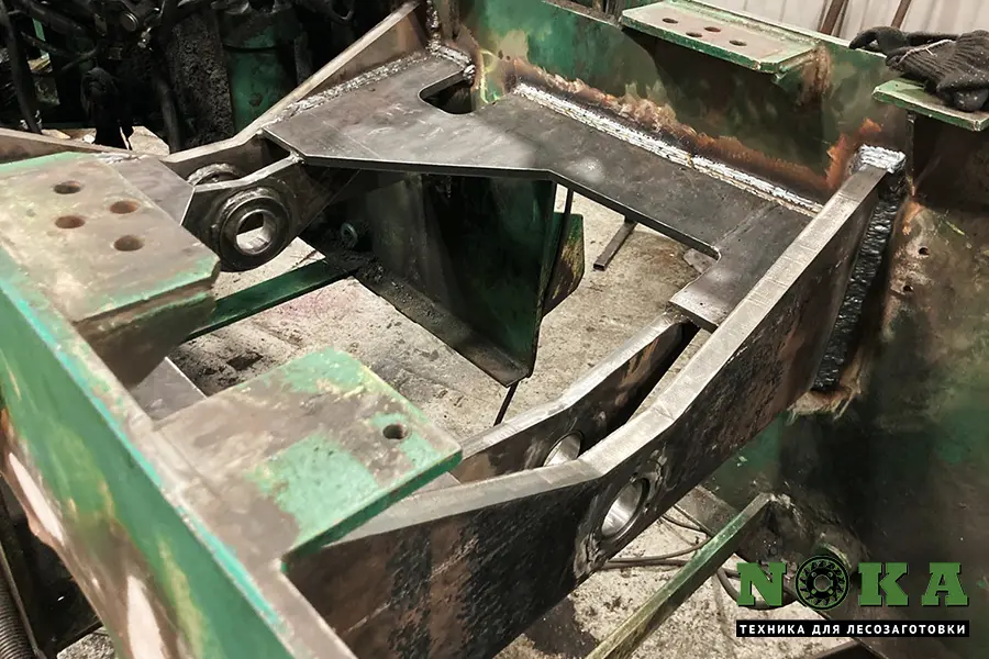 Ремонт опоры балансирной рамки Амкодор 2661