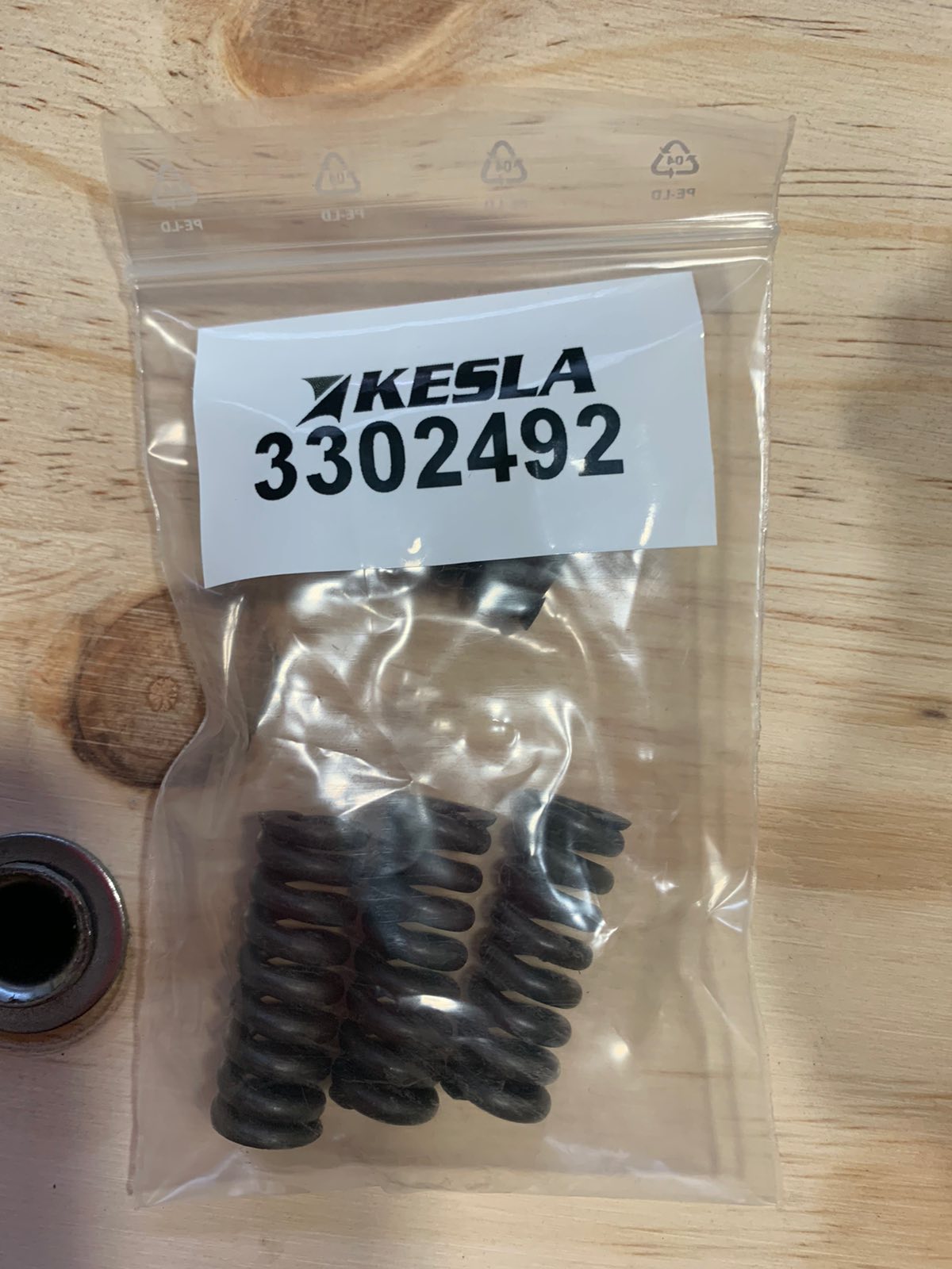 3302492 Пружина (FI40166600)